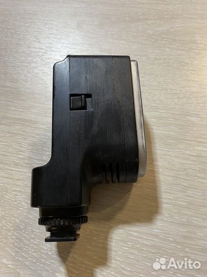 Накамерный видеосвет St-led5004