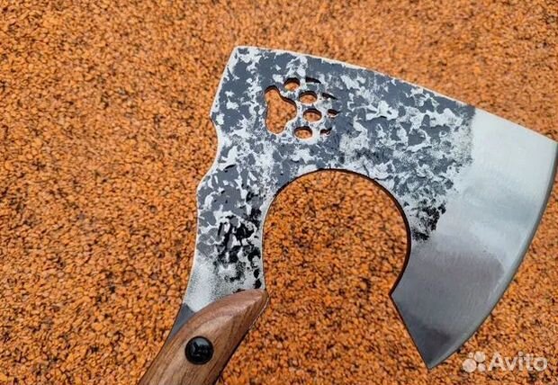 Красивый и брутальный топор походный Скиф