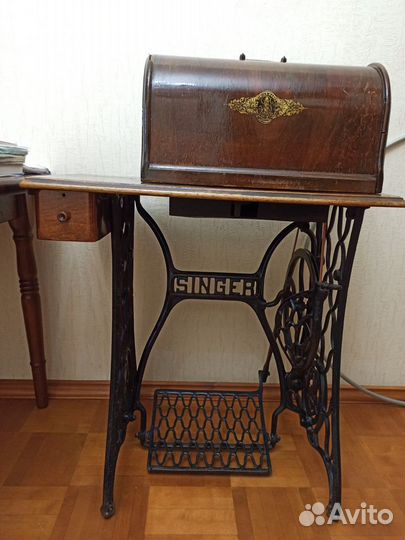 Швейная машинка зингер