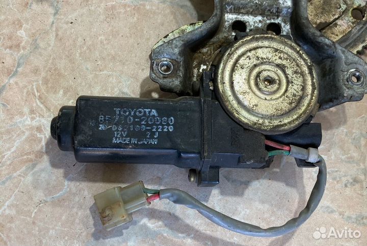 Стеклоподъемник тойота карина 170