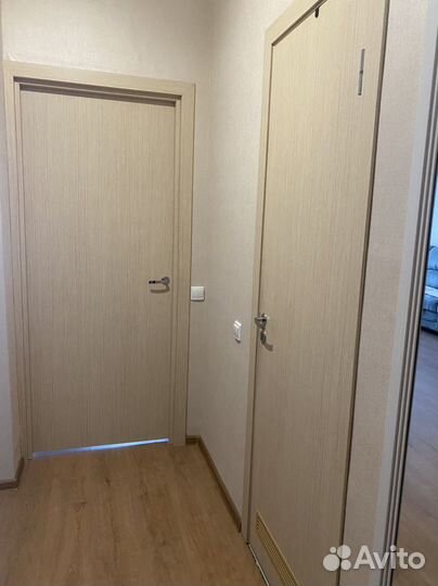 Межкомнптнвн двери