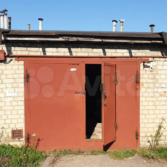 Гараж, > 30 м²