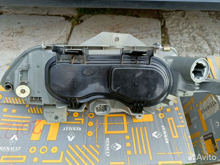 Фары Renault Laguna 1
