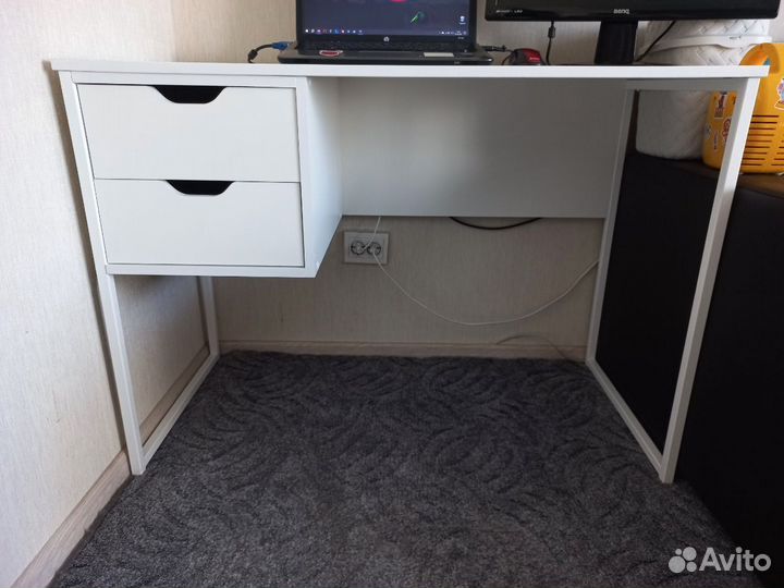 Письменный, компьютерный стол