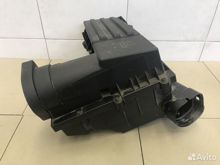 Корпус воздушного фильтра Passat B7 2011-2015