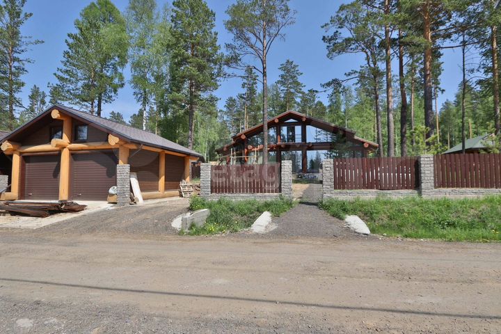 Коттедж 320 м² на участке 20 сот.