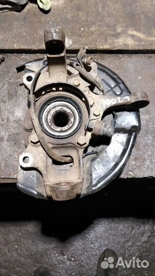 Поворотный кулак Mitsubishi L200 KB