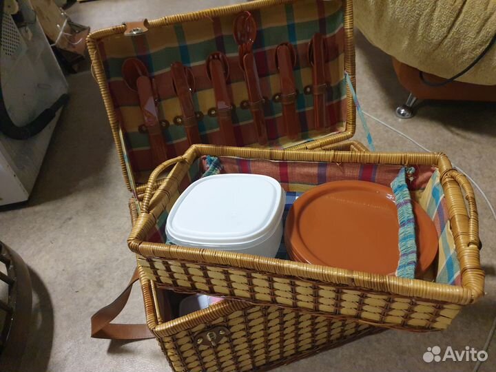 Набор посуды для пикника в кофре