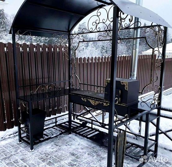 Беседка с мангалом
