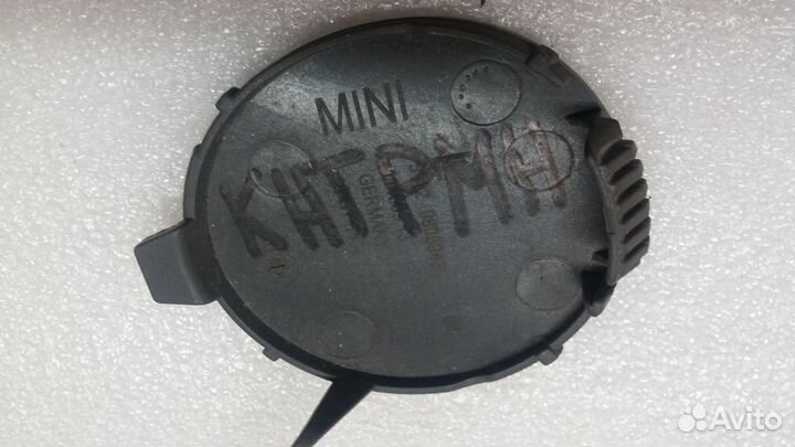 Mini Countryman R60 заглушка буксир зад лев 10-16г