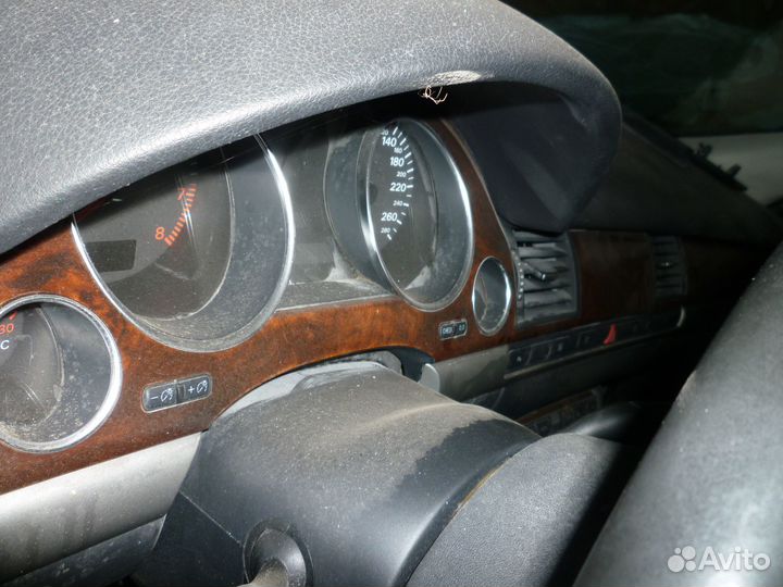 Обшивка двери багажника Audi A8 D3