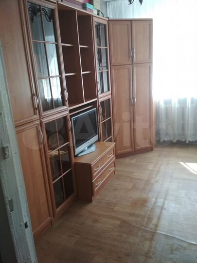 Комната 10,6 м² в 5-к., 2/2 эт.