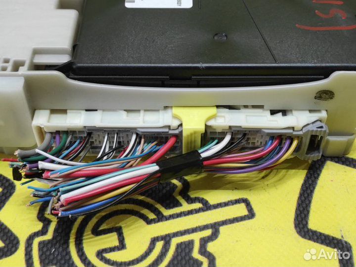 Блок предохранителей салона Toyota Aqua NHP10