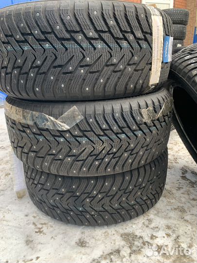 Nokian Tyres Hakkapeliitta 8 SUV 275/50 R20 109