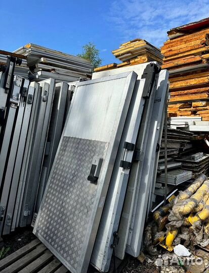 Холодильная дверь