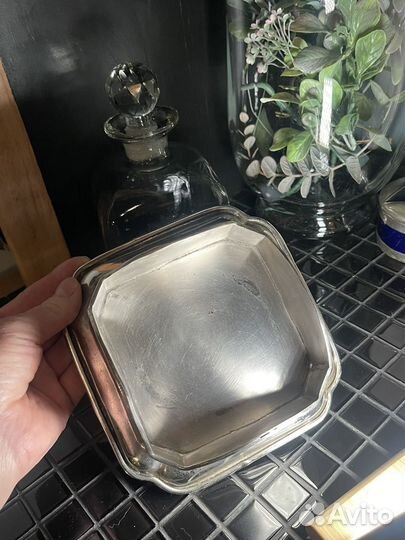 Штоф на посеребренной подставке