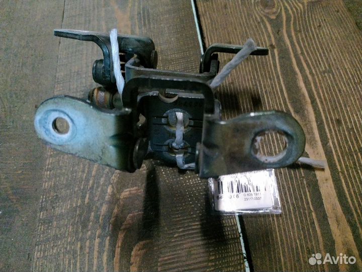 Петля двери Jeep Patriot MK передняя левая