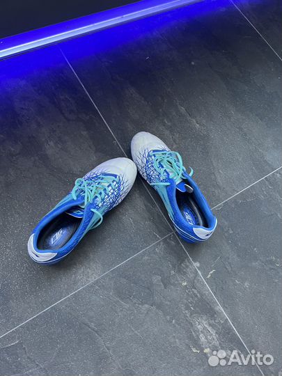 Футбольные бутсы lotto