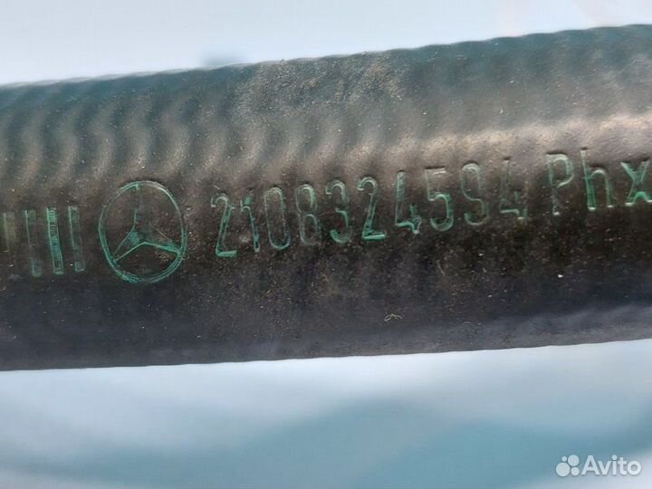 Патрубок охлаждения Mercedes-Benz E-Class W210