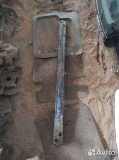 Усилитель бампера передний Mazda Tribute EP 2000+