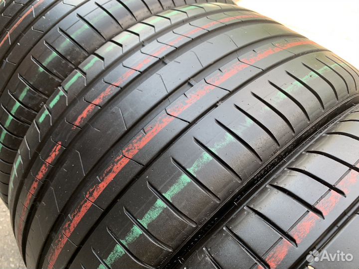 Pirelli P Zero PZ4 275/30 R20 и 245/35 R20