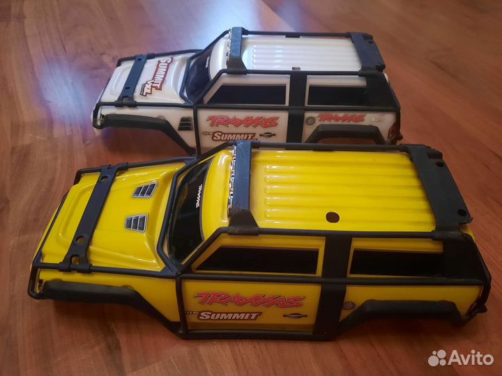 Кузов в защитном каркасе Traxxas Summit 1/16