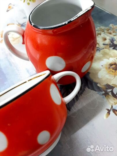 Молочник-сливочник и чашка