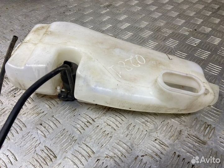 Бачок омывателя лобового стекла Renault Sandero 1