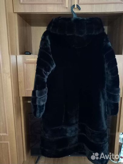 Шуба мутоновая с капюшоном 52 размера