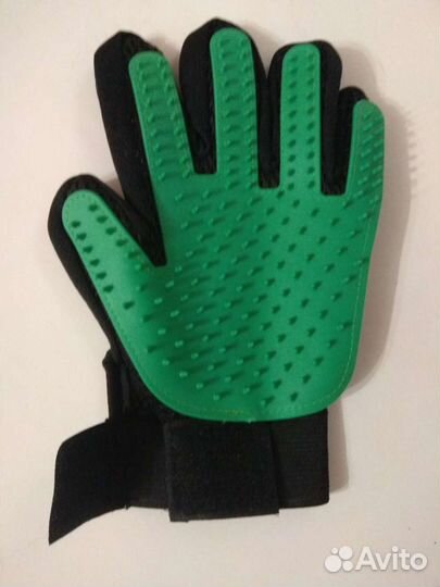 Перчатка чесалка для животных