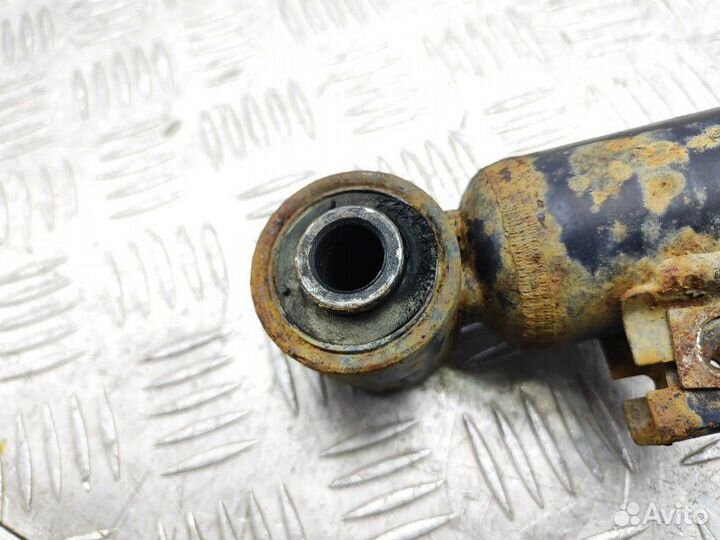 Амортизатор передний правый Mitsubishi L200 KB 2.5