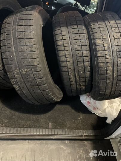 Bridgestone Blizzak Revo GZ 225/60 R17