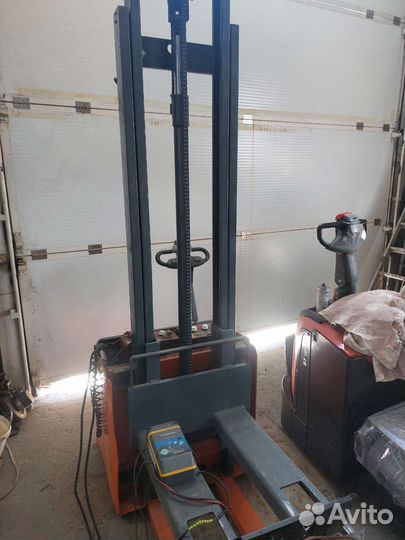 Электроштабелер итальянский OMG,1,2т,3,5м