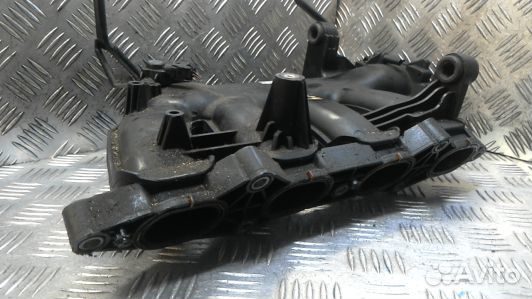 Впускной коллектор бензиновый mercedes benz C-clas