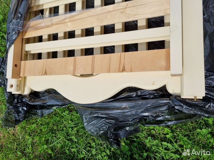 Детская кроватка с продольным маятником