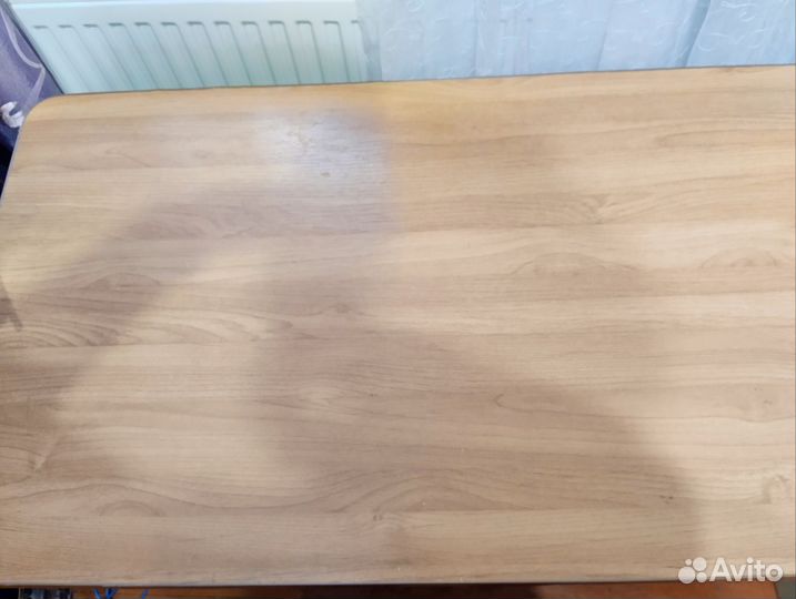 Письменный стол для школьника