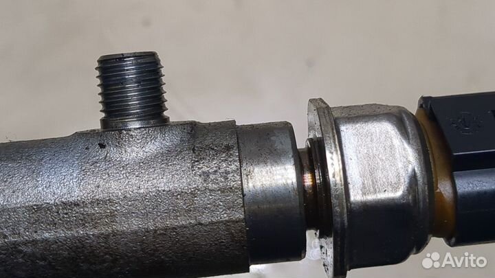 Рампа топливная Volkswagen Jetta 6, 2013