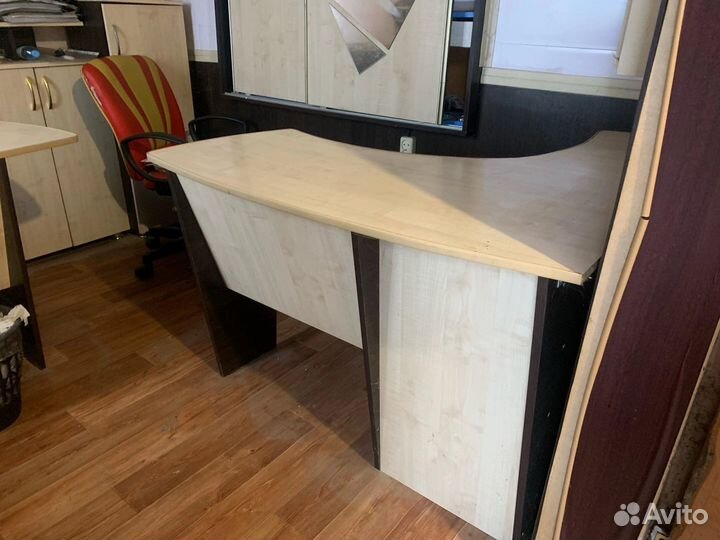 Стол угловой