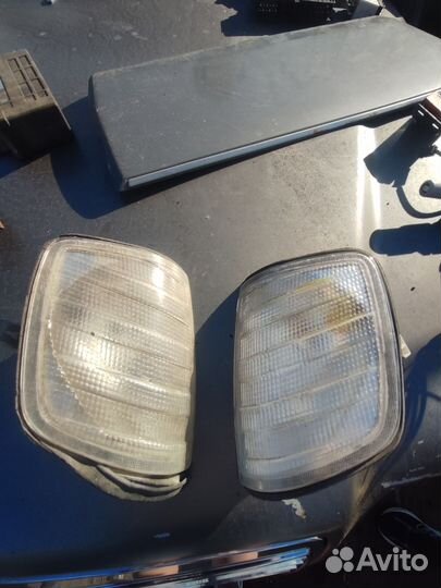 Поворотник на mercedes w124