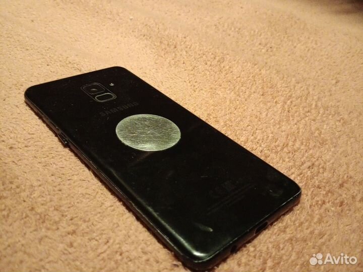 Samsung Galaxy A8+, 4/32 ГБ