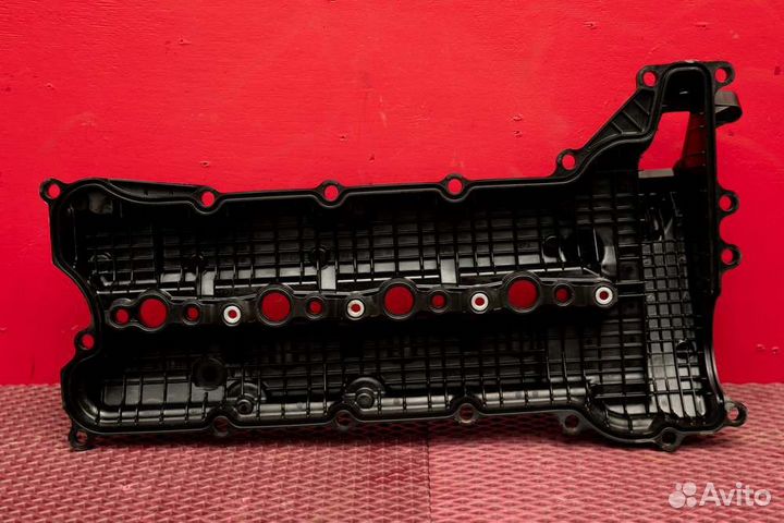 Клапанная крышка левая Toyota Land Cruiser 200 1VD