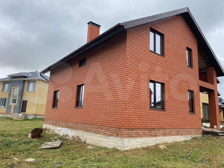 Коттедж 185 м² на участке 6,5 сот.