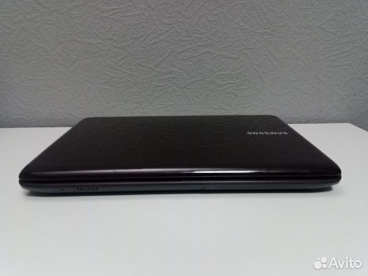 Ноутбук smsung core I3