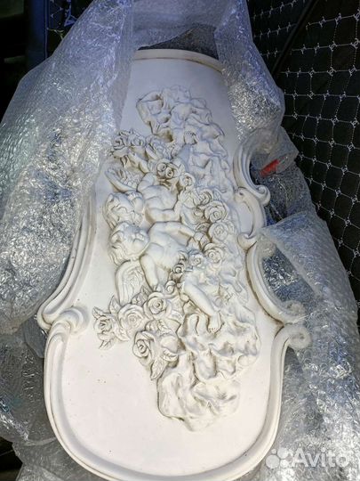 Картина с ангелами из гипса