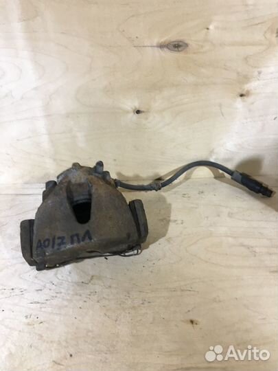 Суппорт передний левый Opel Astra H GTC