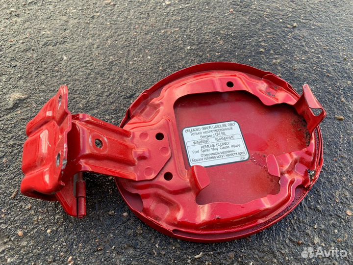 Лючок, крышка бензобака GT86