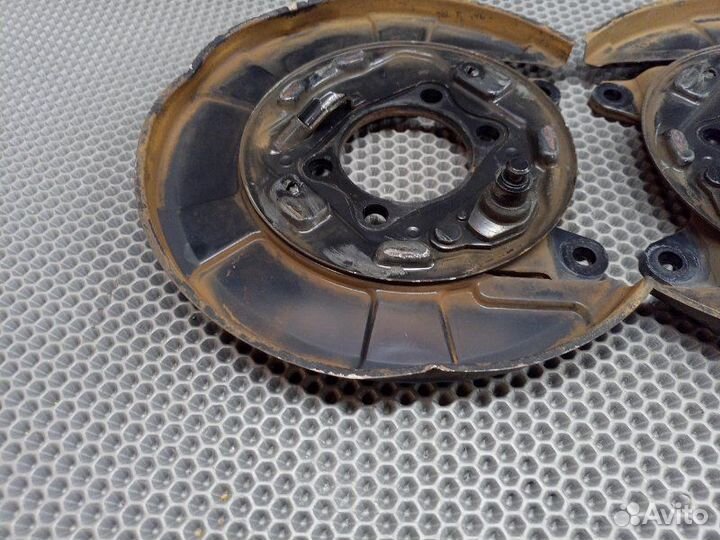 Пыльники тормозного диска зад 262 мм Dodge / Jeep