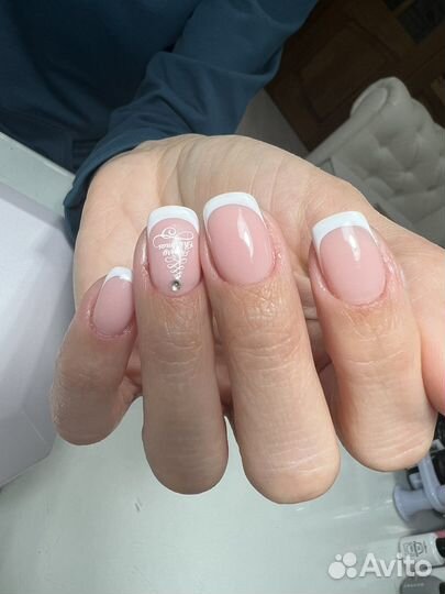 Маникюр на дому