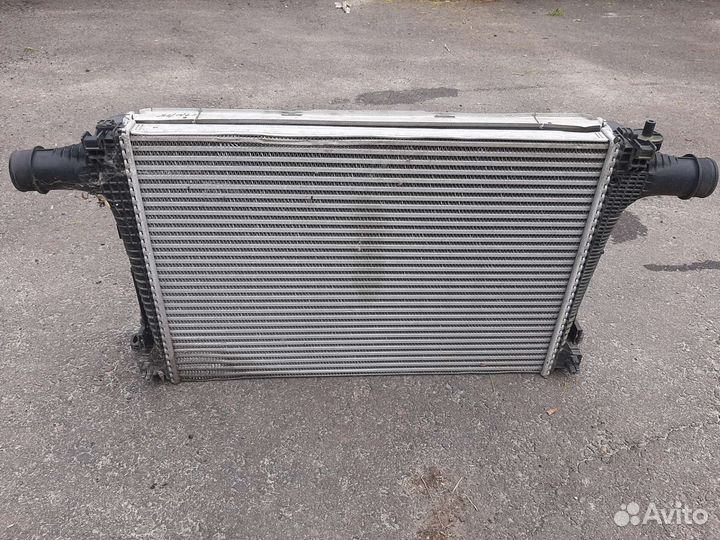 Радиатор охлаждения Audi Q7