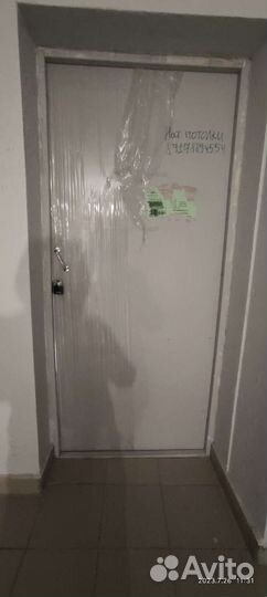 Дверь входная деревянная с коробкой